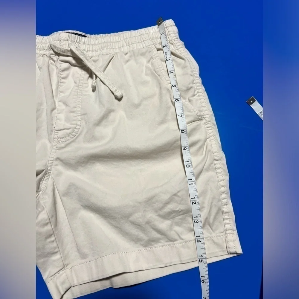 J. Crew Men’s Khaki Draw String Short. Excellent Condition. Size SM